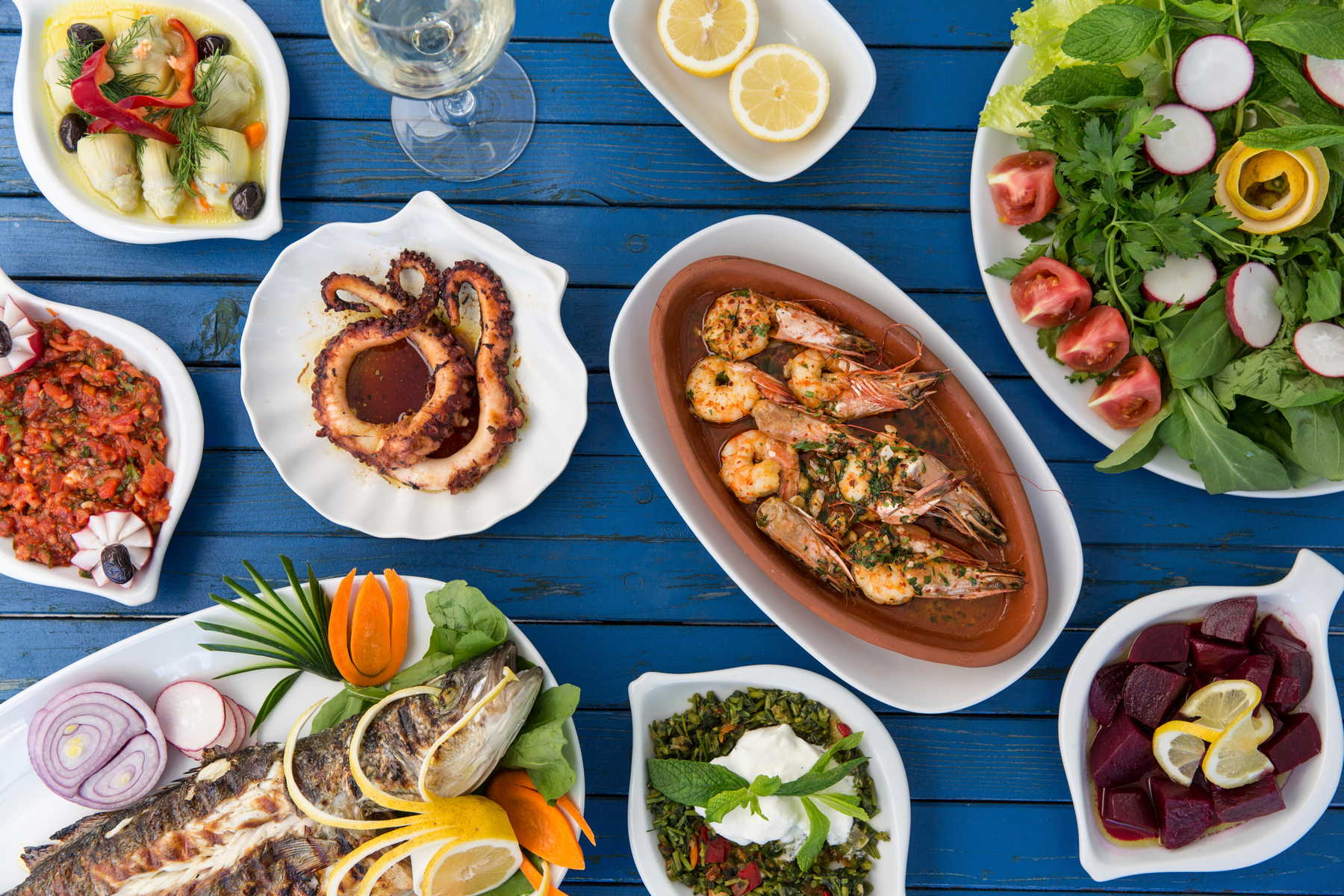 Lunch with a View - But Not on the Boat: Why We Skip Onboard Meals (and You’ll Be Glad We Do) 